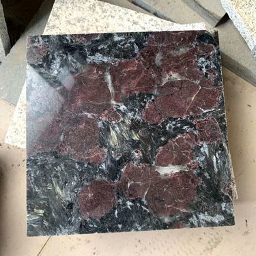 景墻干掛石材高度設(shè)計(jì)與施工要點(diǎn)